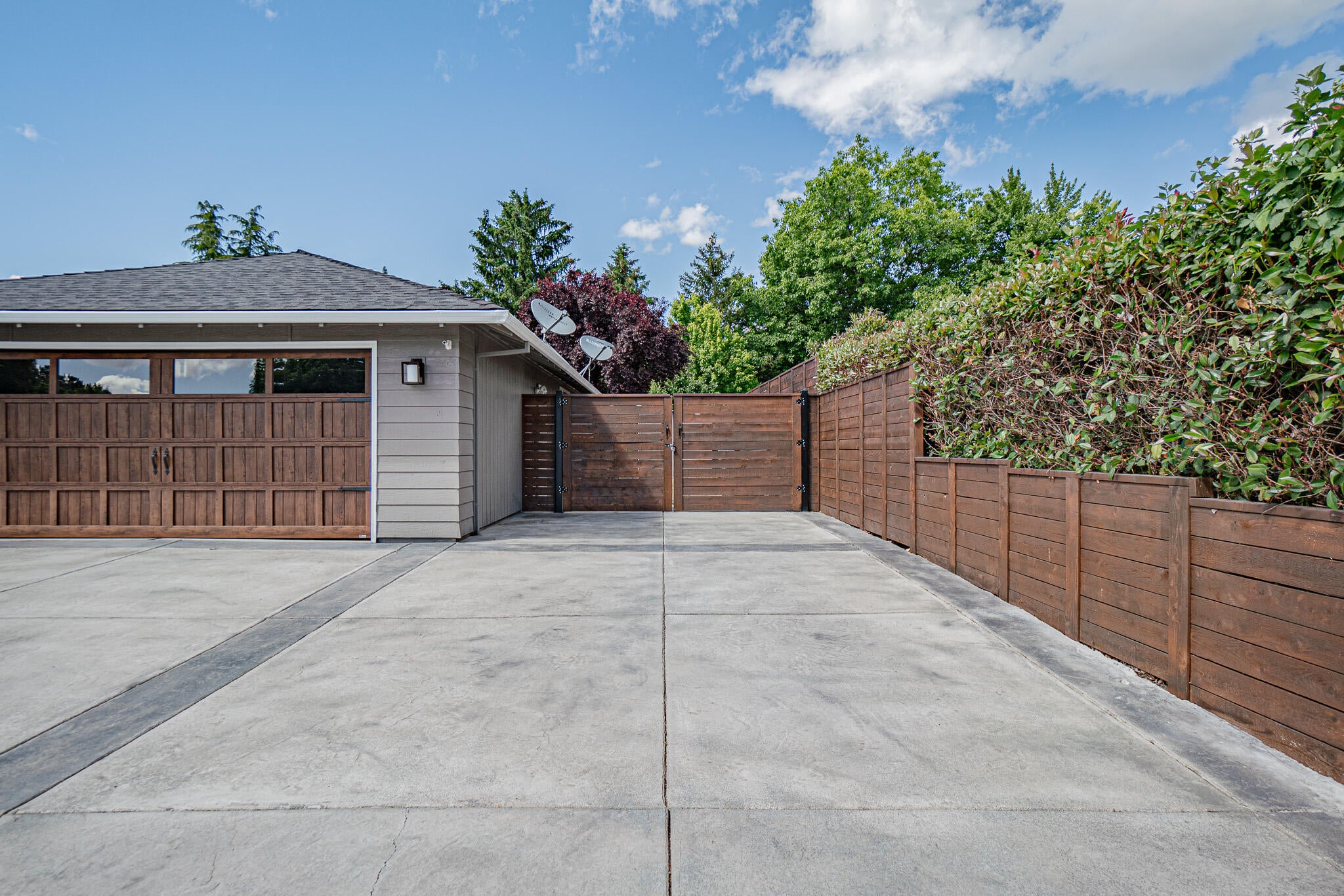 2669 Roberts Road Medford, OR 97504 - Photo 6 of 33 DSC08968-HDR