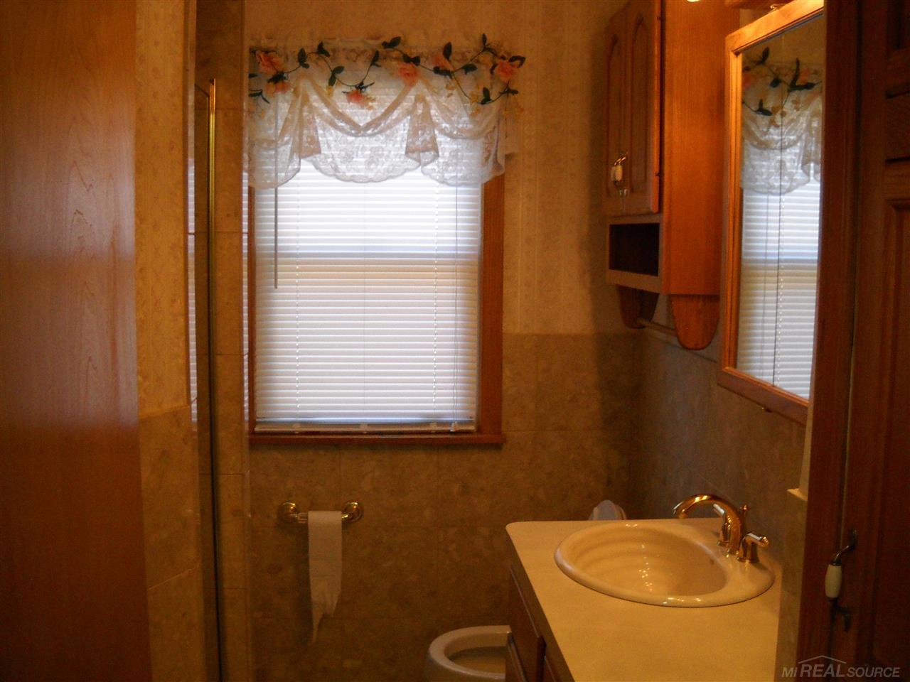 1200 Torrey Road Grosse Pointe, MI 48236 - Photo 43 of 59 31260937-45.JPG