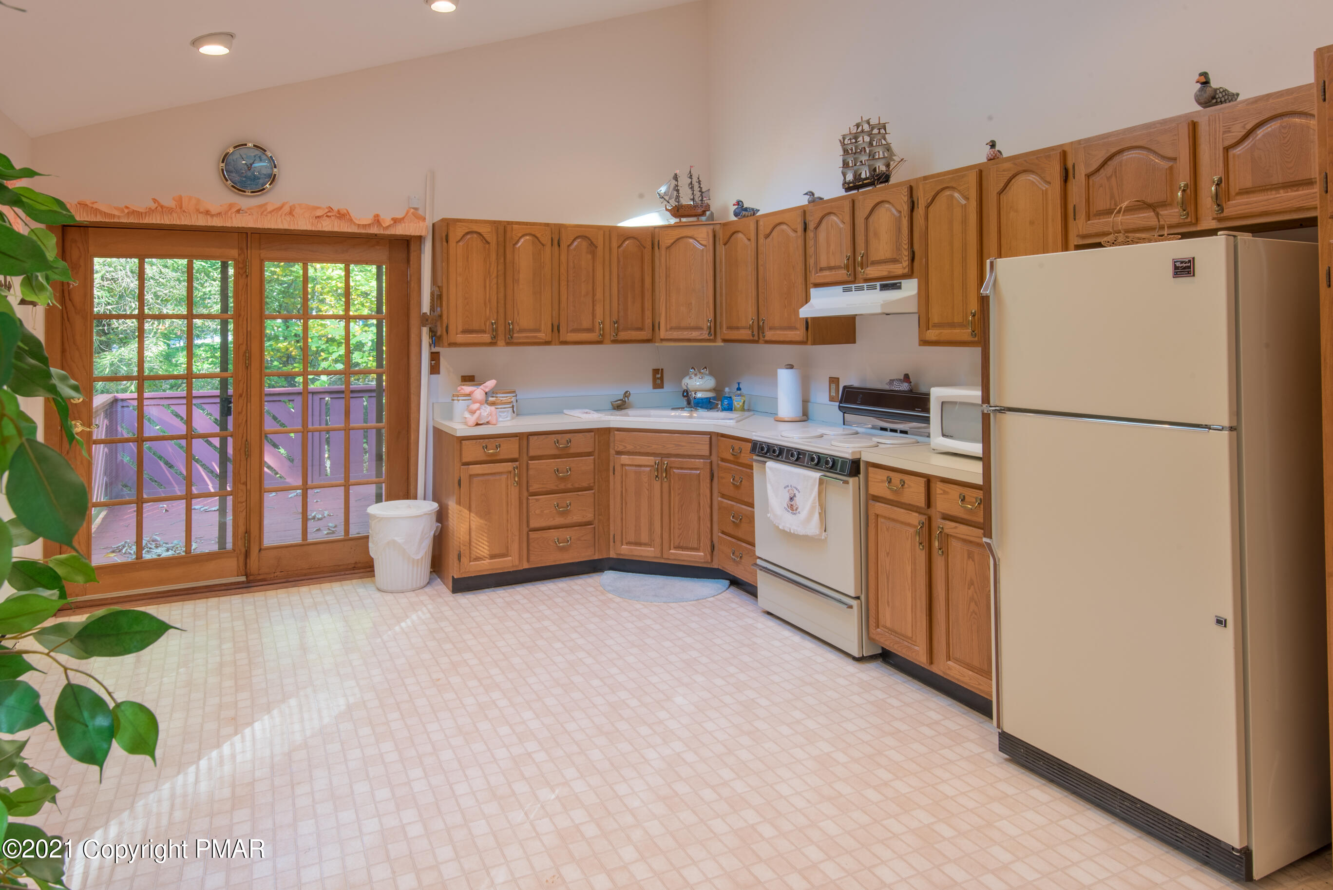 2139 Village Road Effort, PA 18330 - Photo 4 of 33 _VIL4897-HDR