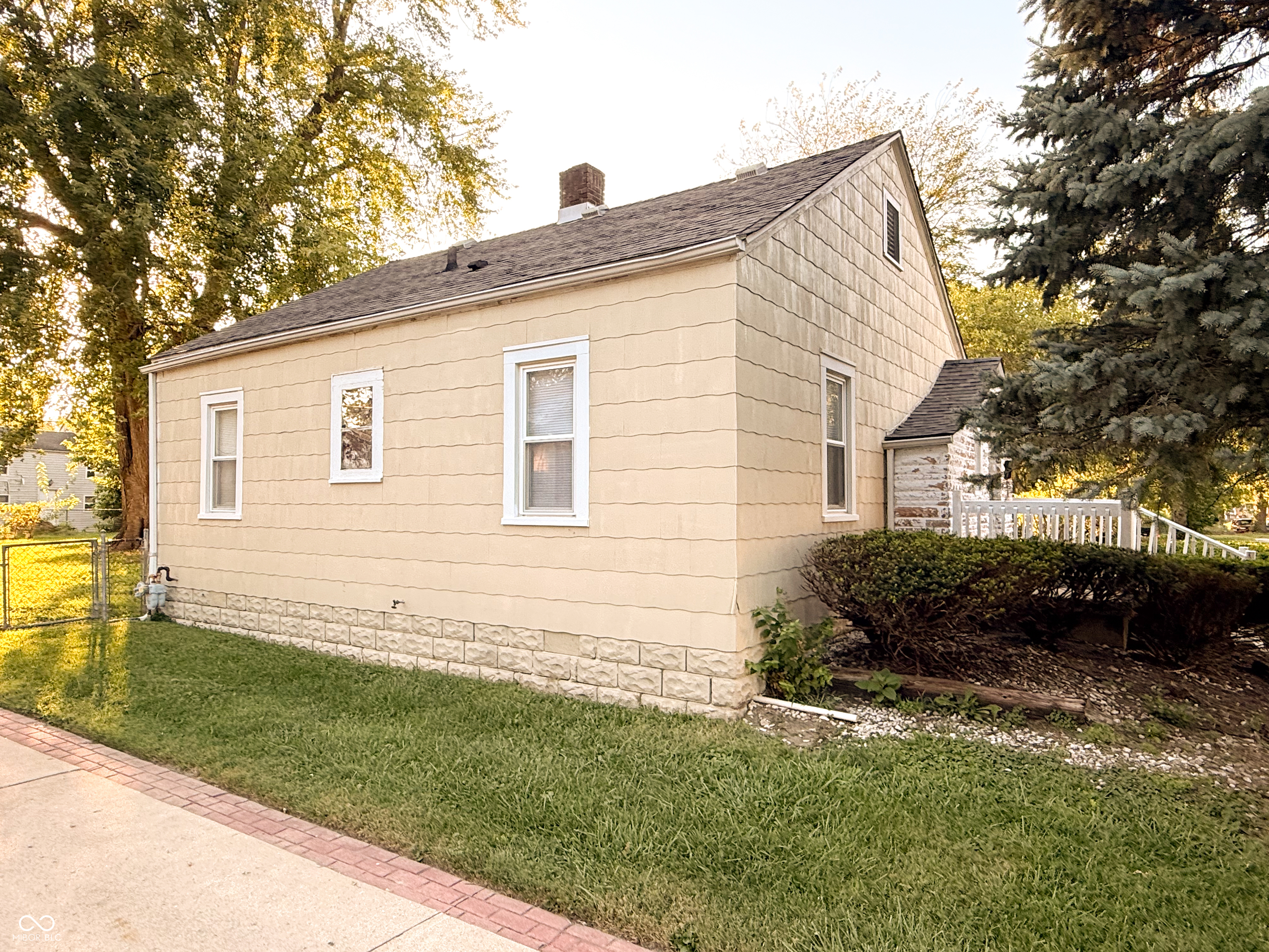 3619 Andover Road Anderson, IN 46013 - Photo 4 of 26 Gallery Image 4
