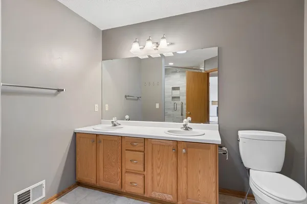 $389,000 | 625 East 1st Street, Waconia, MN 55387