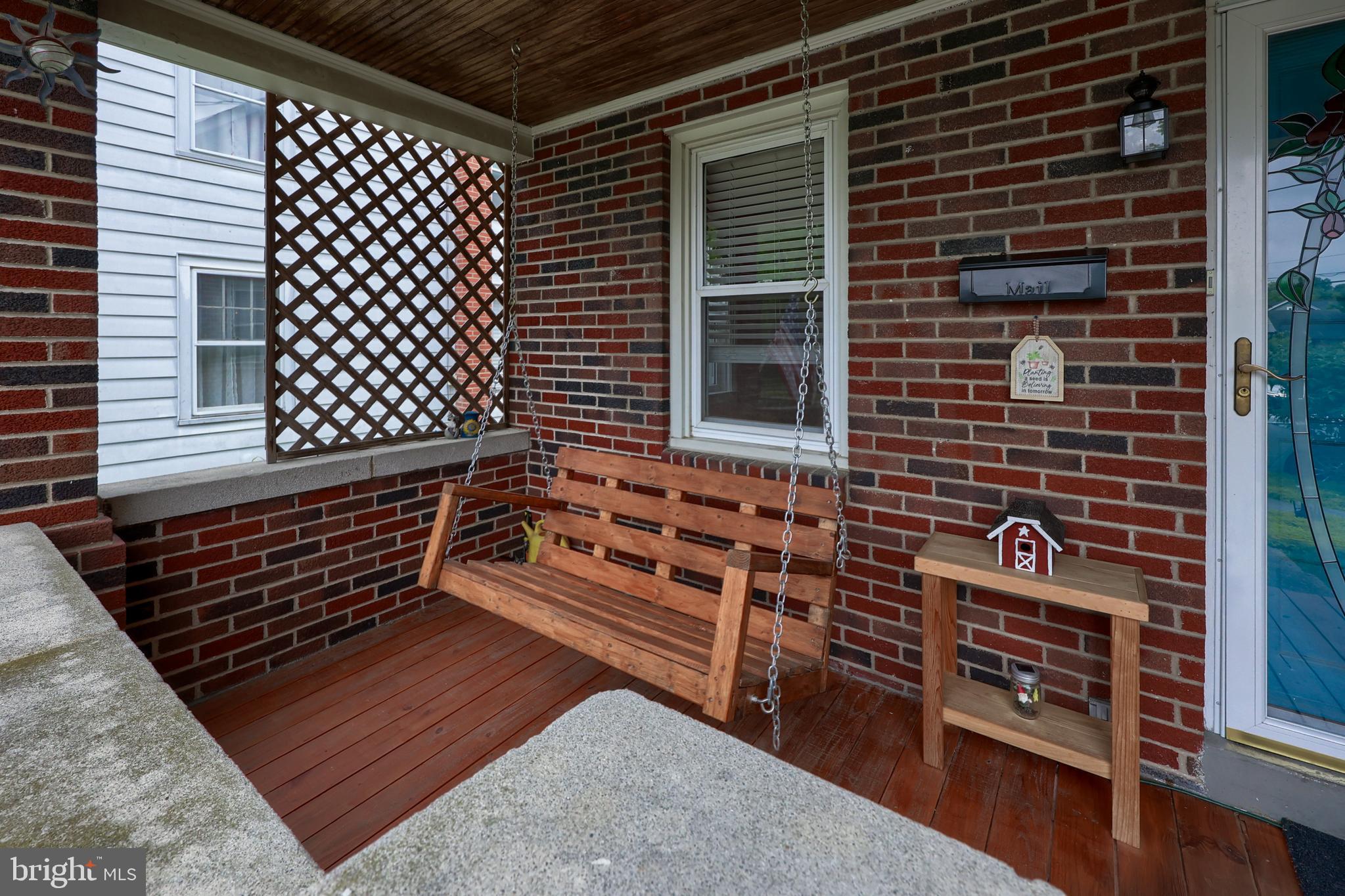 321 Linden Street Lititz, PA 17543 - Photo 3 of 43