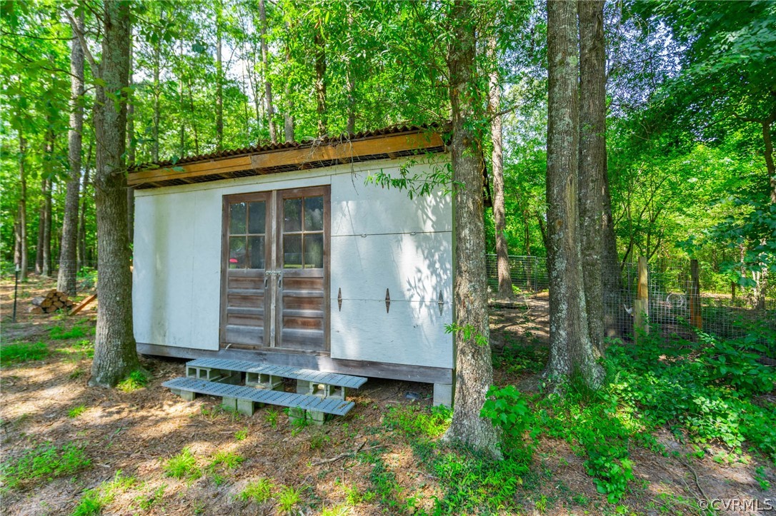 17000 Jolly Road Disputanta, VA 23842 - Photo 45 of 50 Chicken Coop