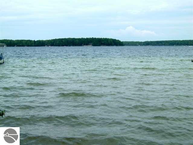 8777 S Road Interlochen, MI 49643 - Photo 5 of 9 1732712-4.JPG