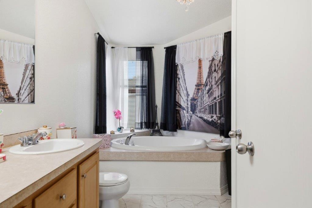 3901 Lake Road, Unit 169 West Sacramento, CA 95691 - Photo 31 of 58 primary bath