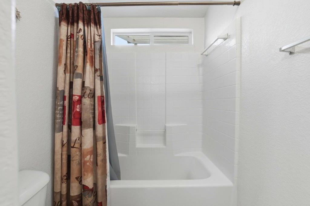 3901 Lake Road, Unit 169 West Sacramento, CA 95691 - Photo 38 of 58 hall bath