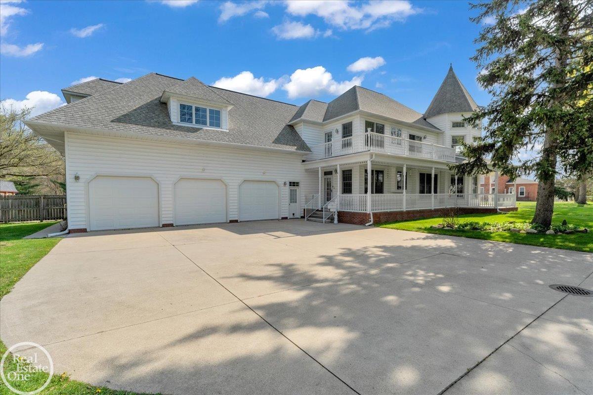 663 North Riverside Avenue St. Clair, MI 48079 - Photo 3 of 70