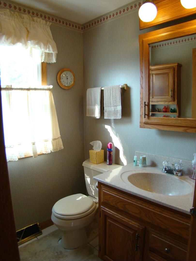 818 Bannock Road East Dundee, IL 60118 - Photo 14 of 25 Gallery Image 14
