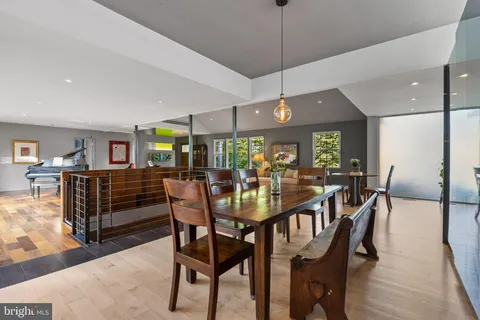 $1,575,000 | 7005 West Greenvale Parkway, Chevy Chase, MD 20815