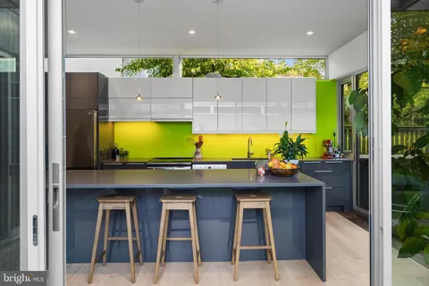 $1,575,000 | 7005 West Greenvale Parkway, Chevy Chase, MD 20815