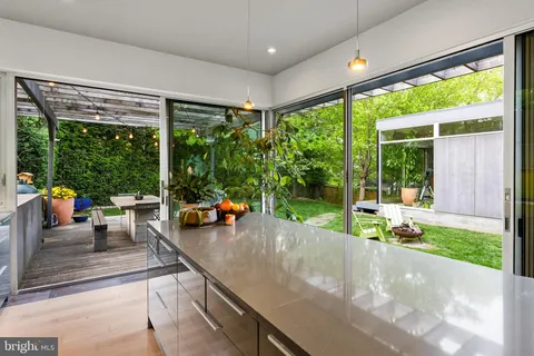 $1,575,000 | 7005 West Greenvale Parkway, Chevy Chase, MD 20815