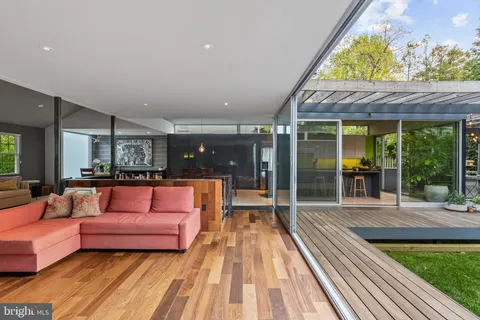 $1,575,000 | 7005 West Greenvale Parkway, Chevy Chase, MD 20815
