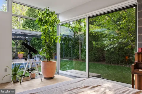 $1,575,000 | 7005 West Greenvale Parkway, Chevy Chase, MD 20815