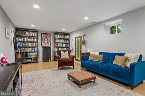 $1,575,000 | 7005 West Greenvale Parkway, Chevy Chase, MD 20815