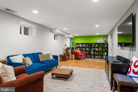 $1,575,000 | 7005 West Greenvale Parkway, Chevy Chase, MD 20815