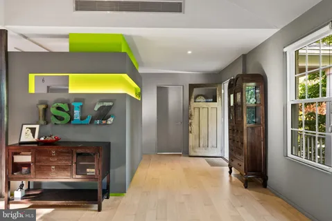 $1,575,000 | 7005 West Greenvale Parkway, Chevy Chase, MD 20815