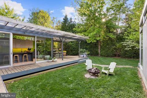 $1,575,000 | 7005 West Greenvale Parkway, Chevy Chase, MD 20815
