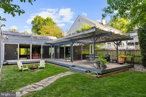 $1,575,000 | 7005 West Greenvale Parkway, Chevy Chase, MD 20815