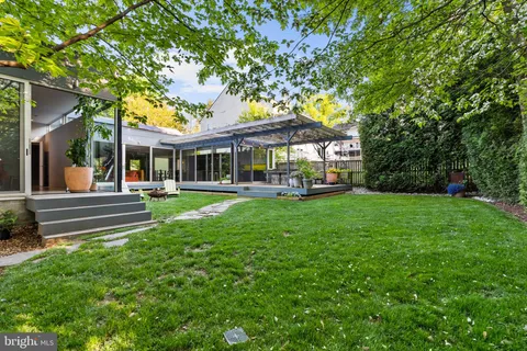 $1,575,000 | 7005 West Greenvale Parkway, Chevy Chase, MD 20815