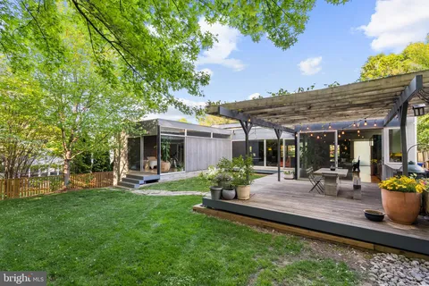 $1,575,000 | 7005 West Greenvale Parkway, Chevy Chase, MD 20815