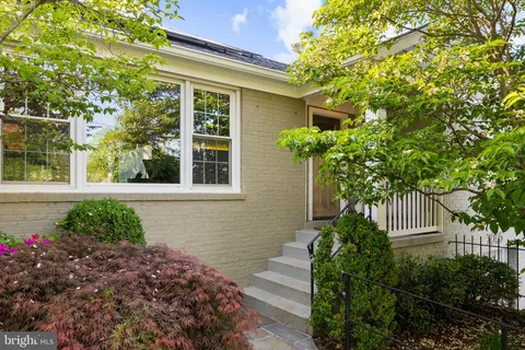 $1,575,000 | 7005 West Greenvale Parkway, Chevy Chase, MD 20815