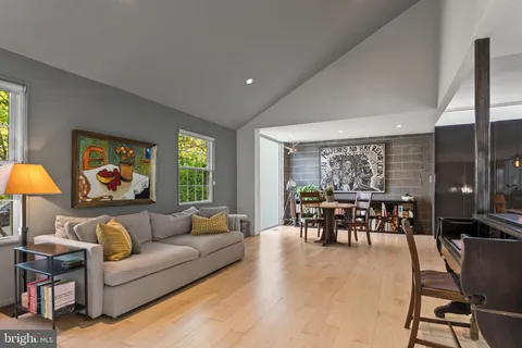 $1,575,000 | 7005 West Greenvale Parkway, Chevy Chase, MD 20815