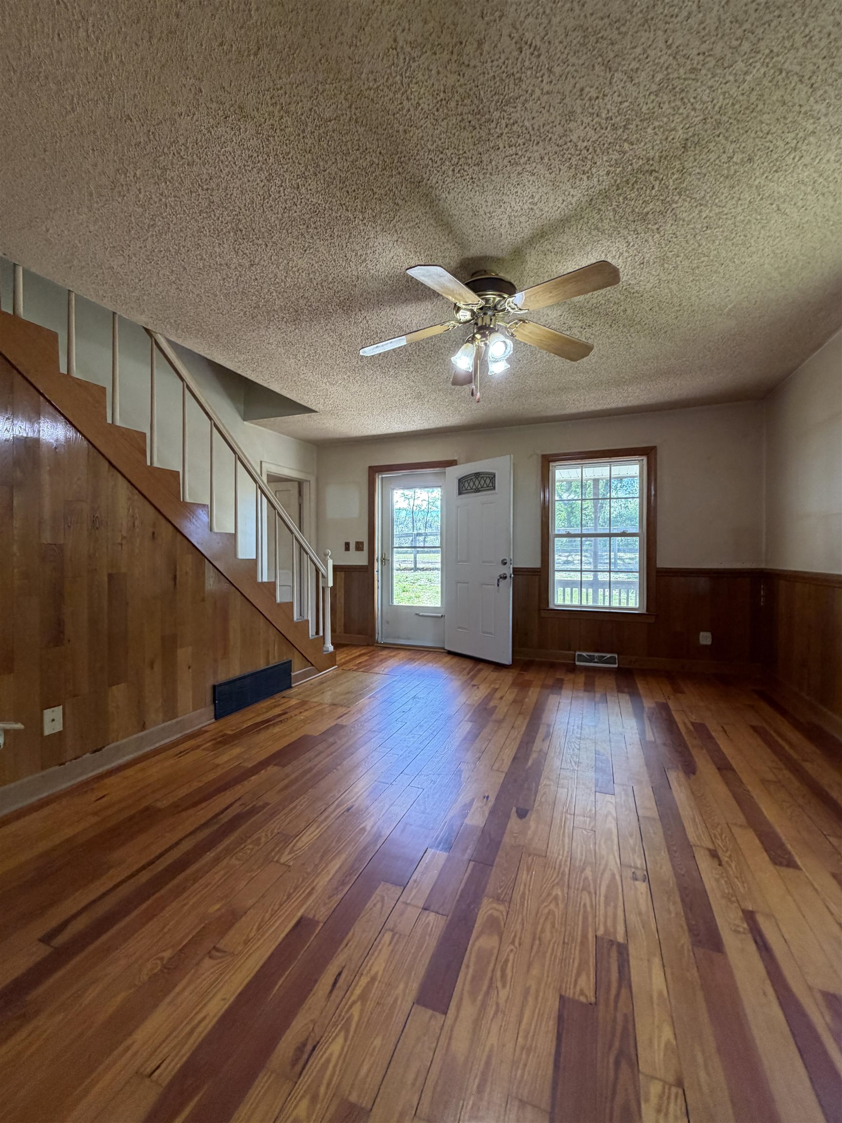 845 3rd Street Waynesboro, VA 22980 - Photo 8 of 31