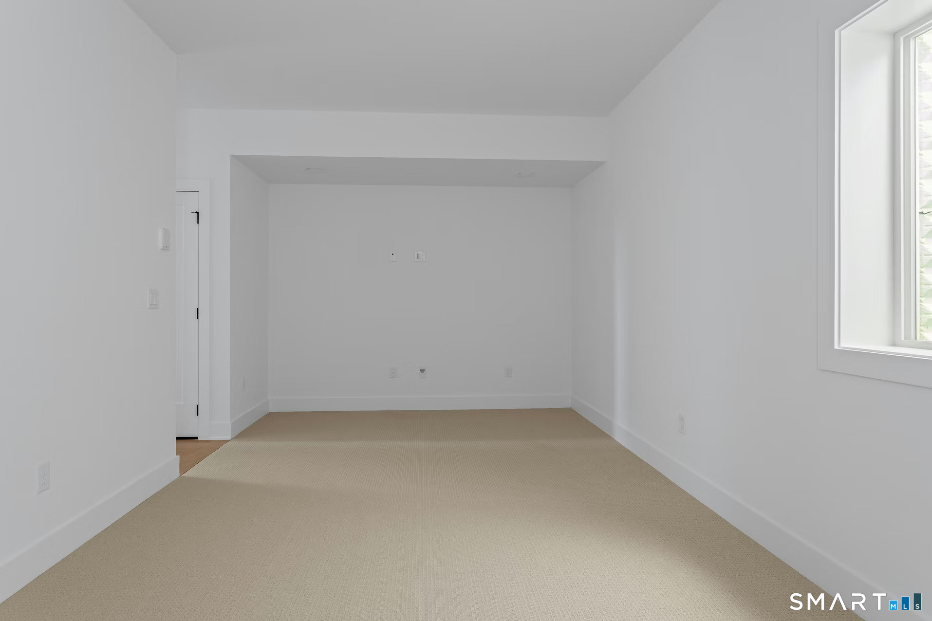 27 Bramble Way Brookfield, CT 06804 - Photo 24 of 26 an empty room with a window