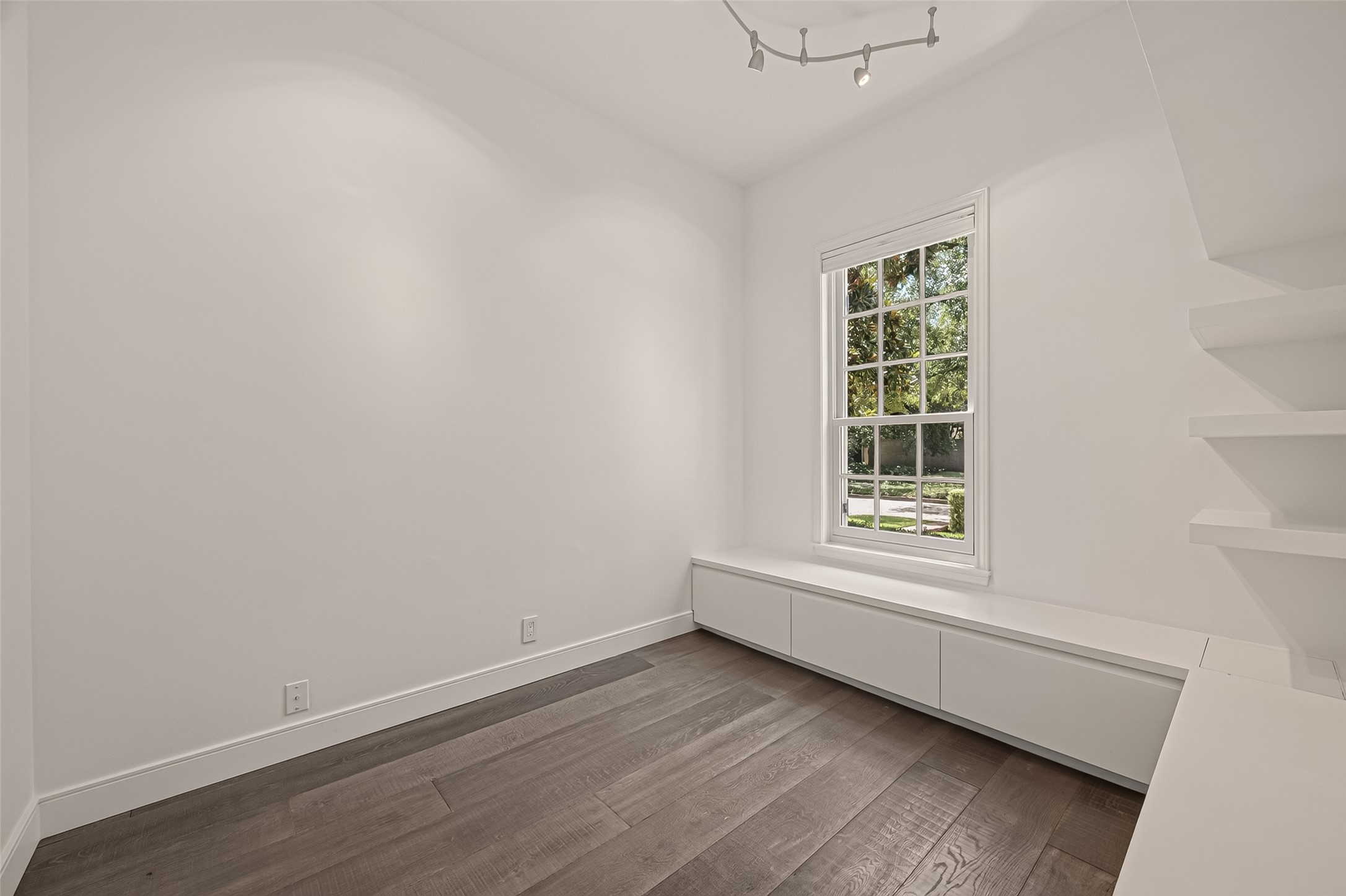 2114 Wroxton Road Houston, TX 77005 - Photo 11 of 50 Home office
