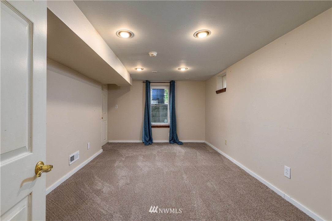 1413 Shattuck Avenue South Renton, WA 98055 - Photo 13 of 20 Gallery Image 13