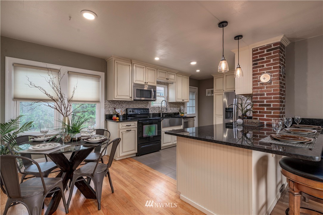 1413 Shattuck Avenue South Renton, WA 98055 - Photo 5 of 20 Gallery Image 5