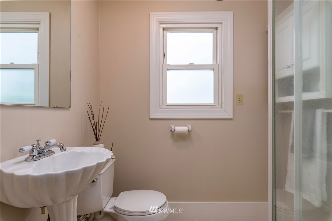 1413 Shattuck Avenue South Renton, WA 98055 - Photo 7 of 20 Gallery Image 7