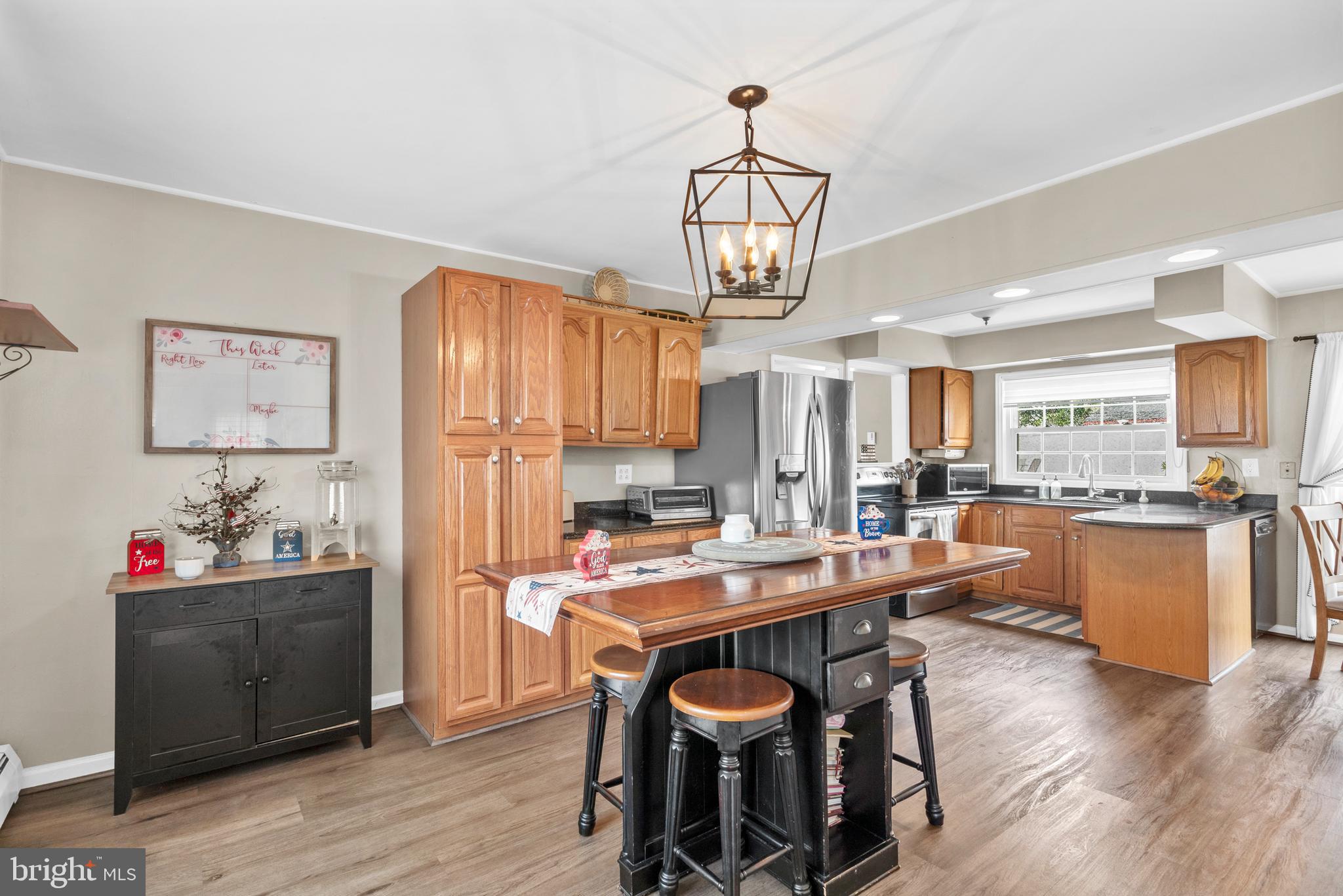 29 Tinder Road Levittown, PA 19056 - Photo 12 of 44 Dining/Kitchen