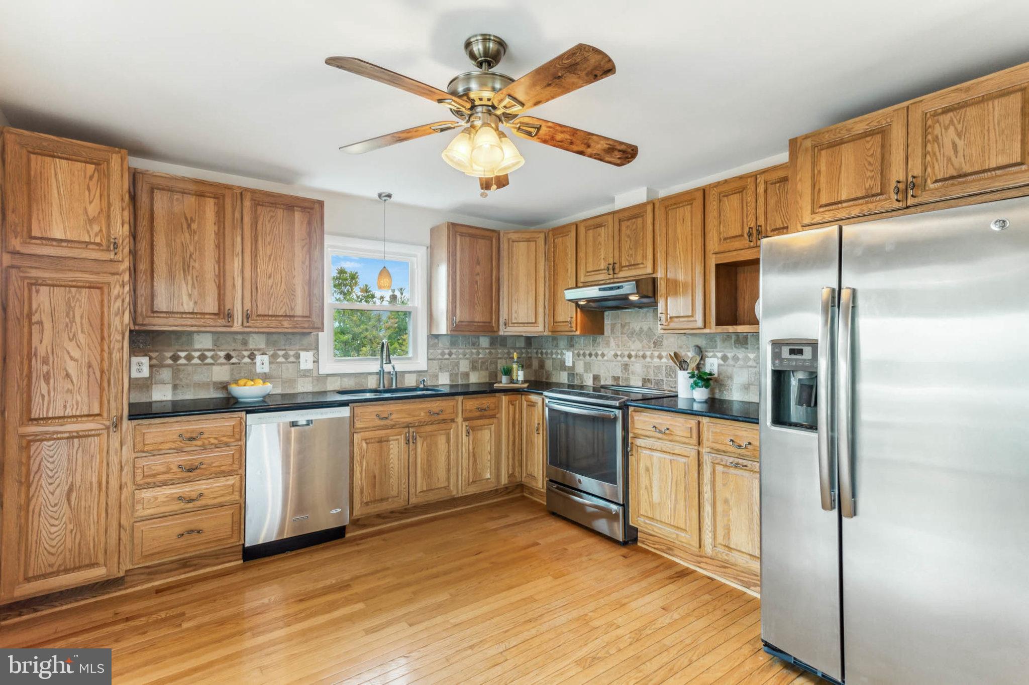 5117 Knoll Road Huntingtown, MD 20639 - Photo 20 of 46 Kitchen