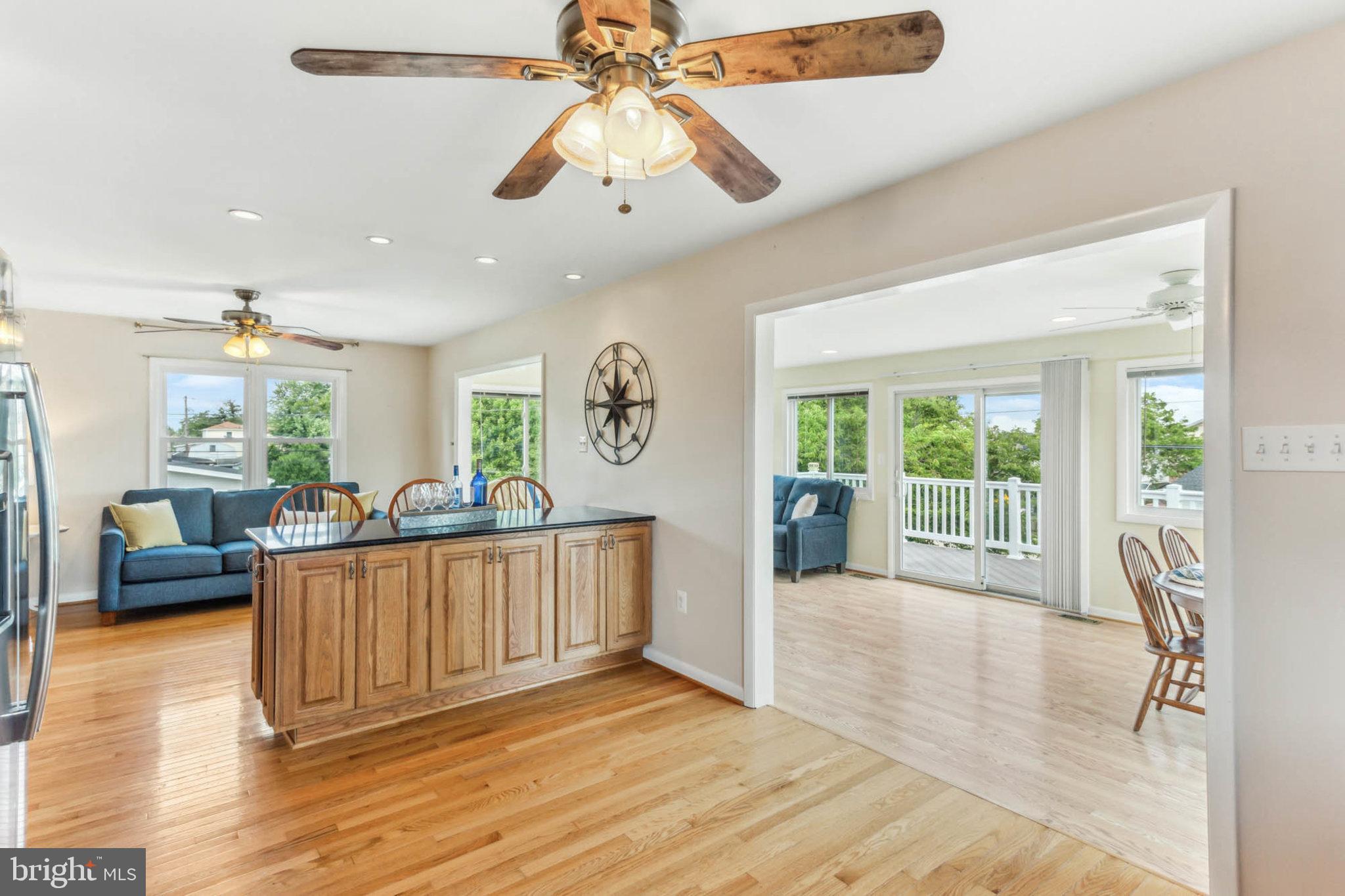 5117 Knoll Road Huntingtown, MD 20639 - Photo 22 of 46 Kitchen with Breakfast Bar