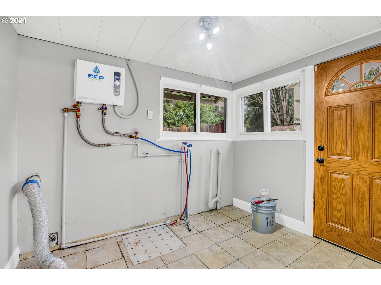 1215 2nd Street Northwest Salem, OR 97304 - Photo 16 of 32 a view of a interior in the house