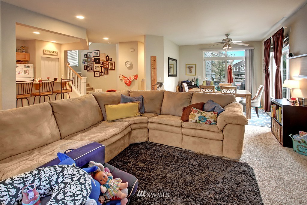 17037 Parkside Way Southeast Renton, WA 98058 - Photo 3 of 22 Gallery Image 3
