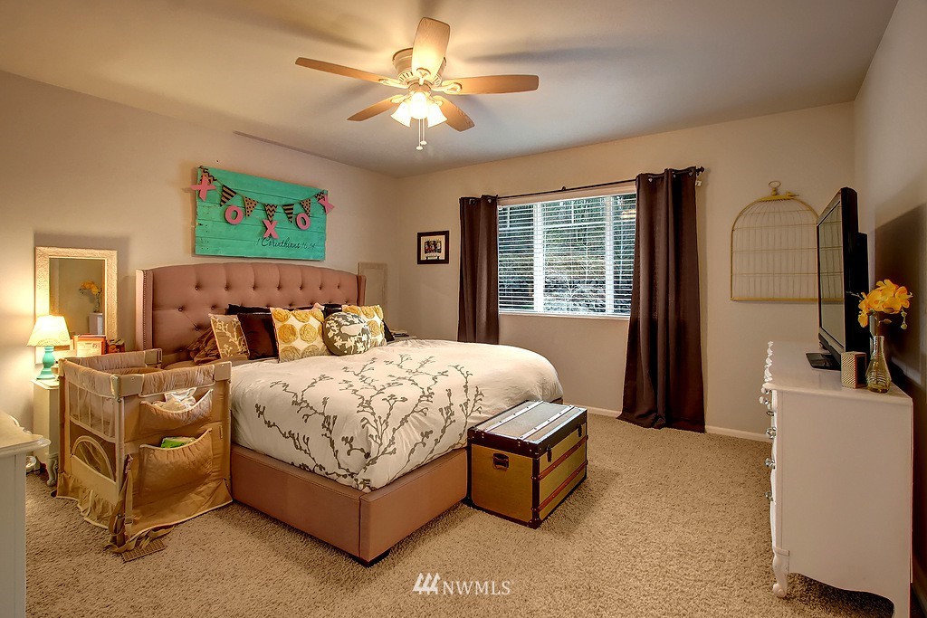 17037 Parkside Way Southeast Renton, WA 98058 - Photo 8 of 22 Gallery Image 8