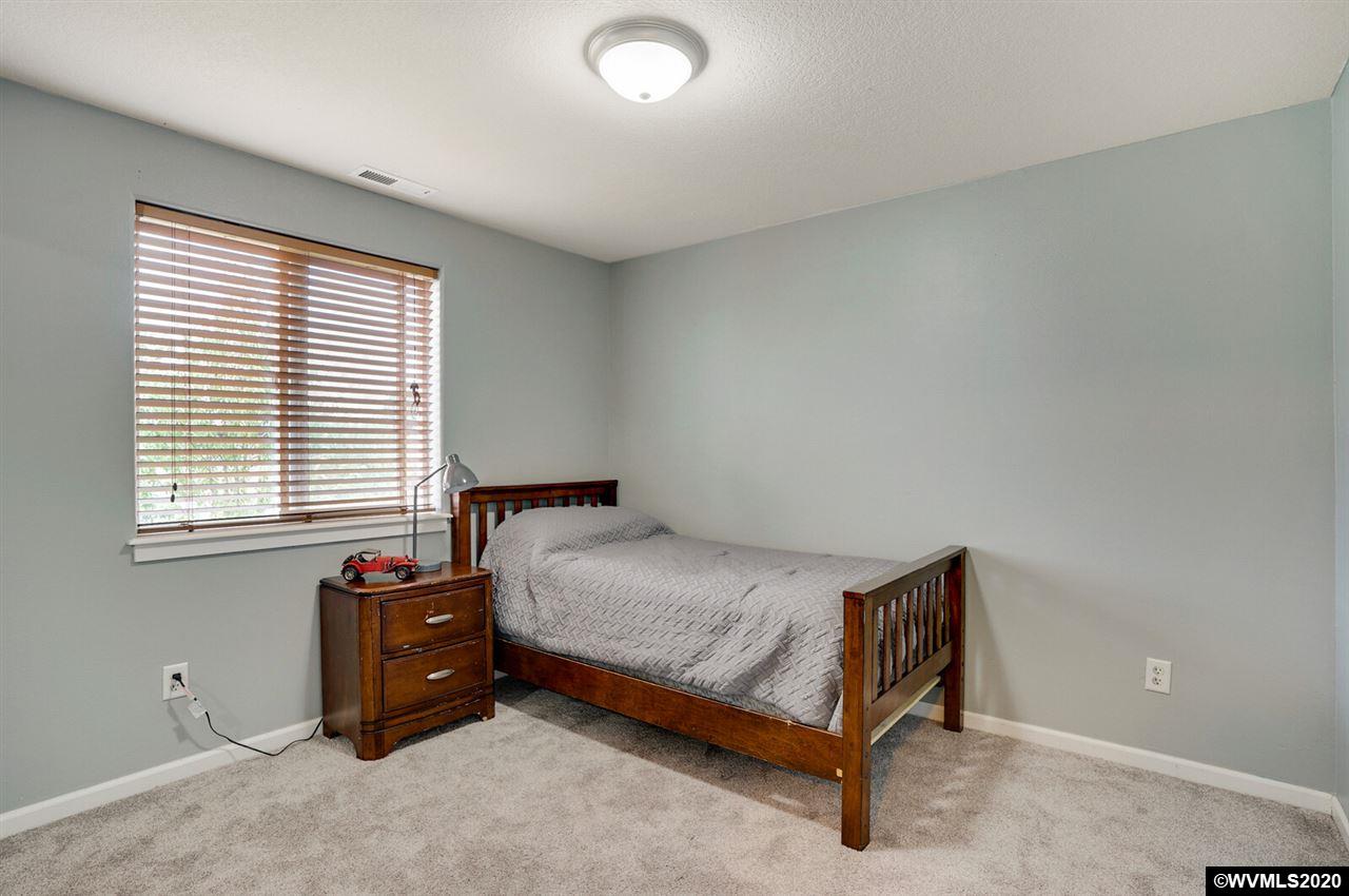 61 Grace Street Lebanon, OR 97355 - Photo 20 of 37 Gallery Image 20