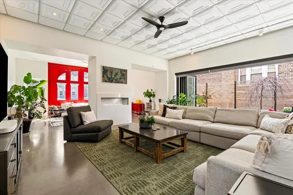 $1,899,000 | 2100 West Eastwood Avenue, Chicago, IL 60625