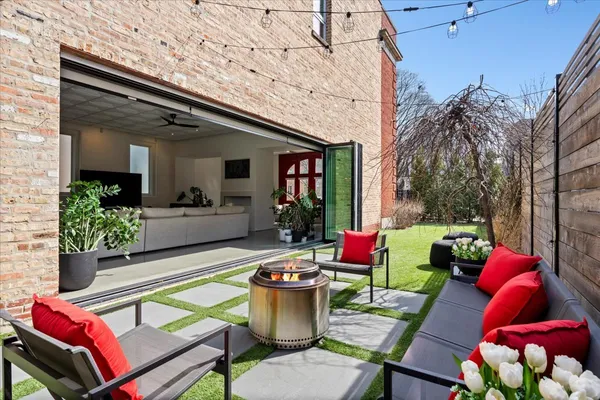 $1,899,000 | 2100 West Eastwood Avenue, Chicago, IL 60625