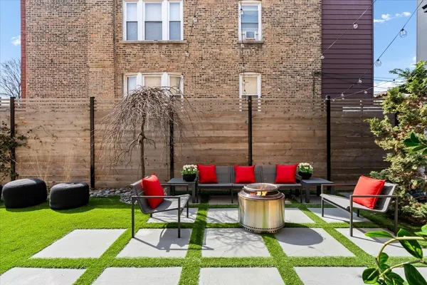 $1,899,000 | 2100 West Eastwood Avenue, Chicago, IL 60625