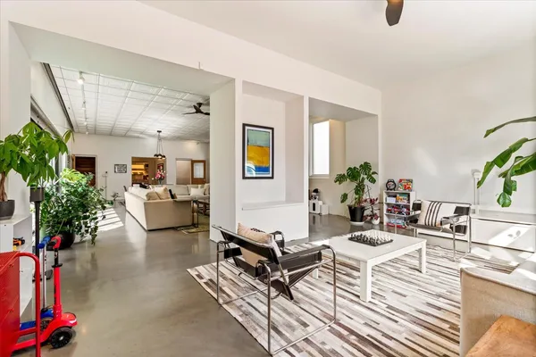 $1,899,000 | 2100 West Eastwood Avenue, Chicago, IL 60625