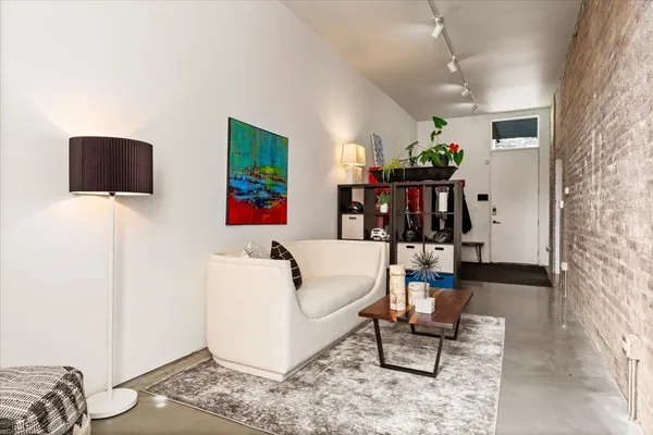 $1,899,000 | 2100 West Eastwood Avenue, Chicago, IL 60625