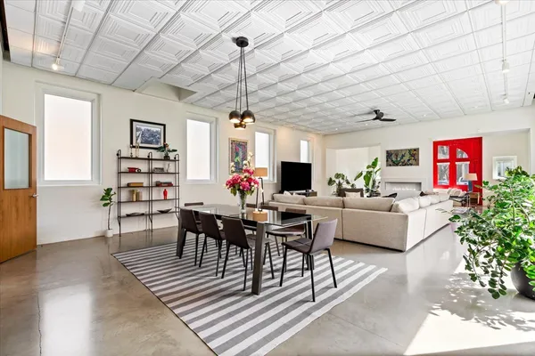 $1,899,000 | 2100 West Eastwood Avenue, Chicago, IL 60625