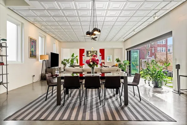 $1,899,000 | 2100 West Eastwood Avenue, Chicago, IL 60625