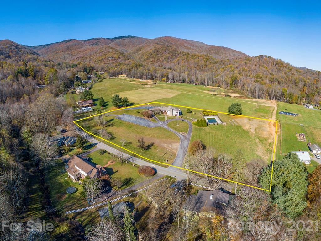 566 Walker Road Waynesville, NC 28786 - Photo 26 of 28 a view of a city