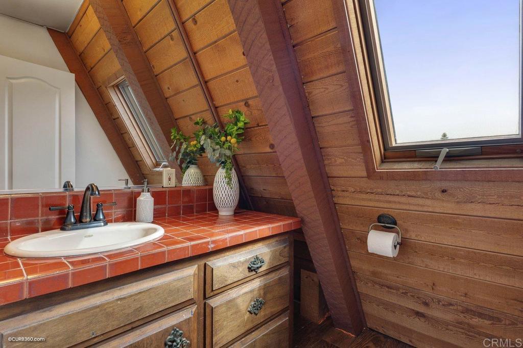 602 Sereno View Road Encinitas, CA 92024 - Photo 11 of 56 Loft 1/2 bath