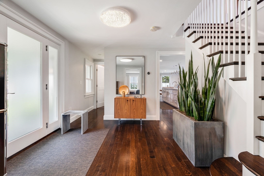 5 Redstone Lane Marblehead, MA 01945 - Photo 7 of 37 a living room with furniture and wooden floor
