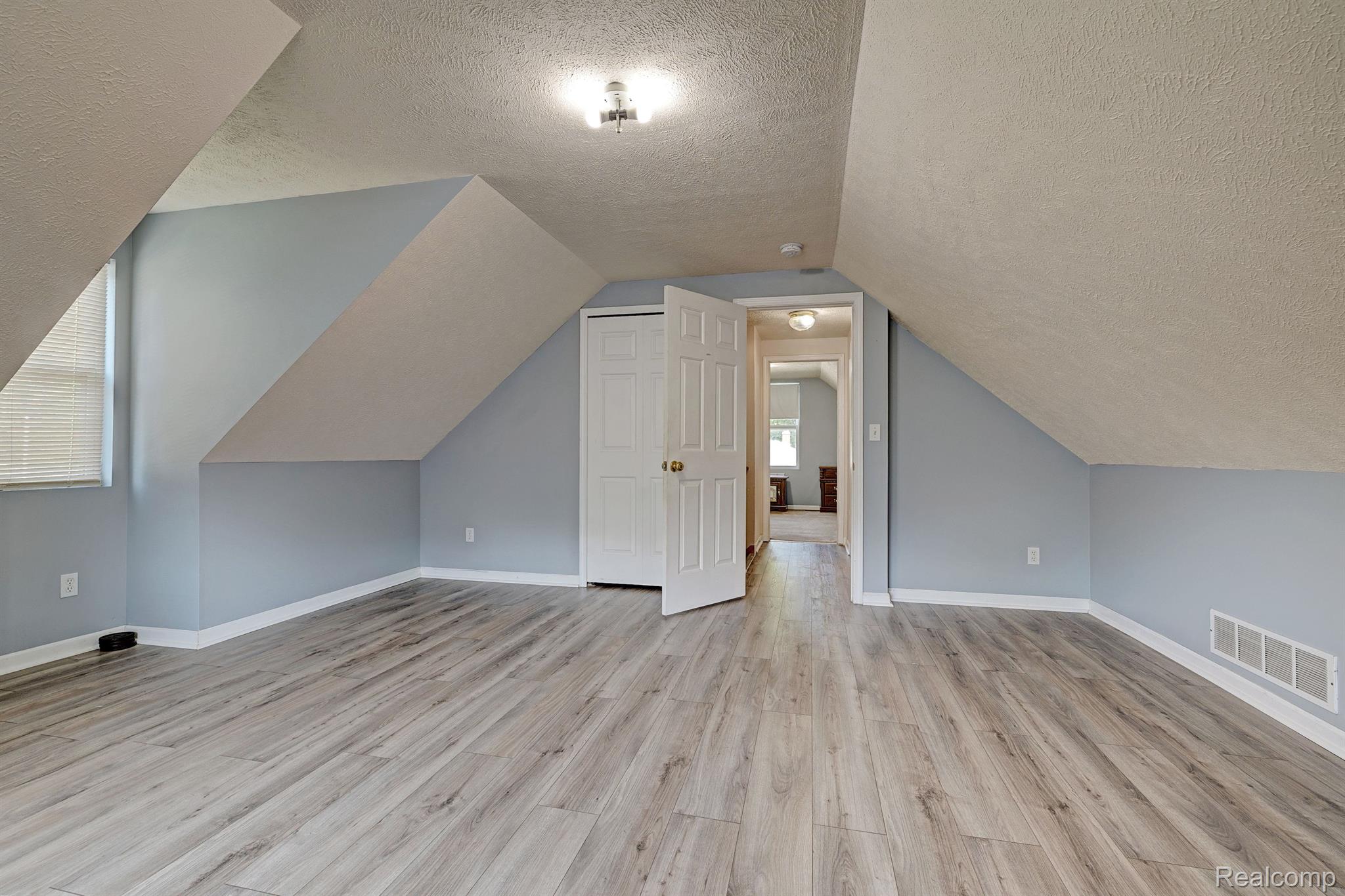 374 4th Pontiac, MI 48340 - Photo 24 of 45 Gallery Image 24